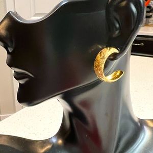 Real 10k Solid Gold Wide Dome Crescent Hoop Earrings